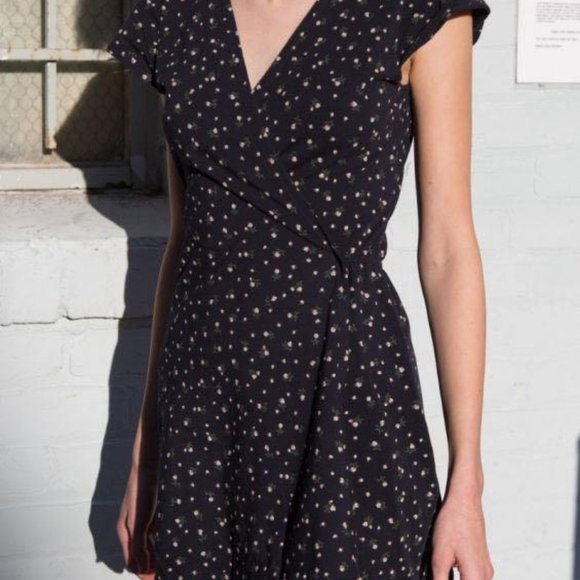 Brandy Mellville - Robbie Wrap Dress | Navy Ditsy Floral | X Small | Juniors 3 - Picture 7 of 16